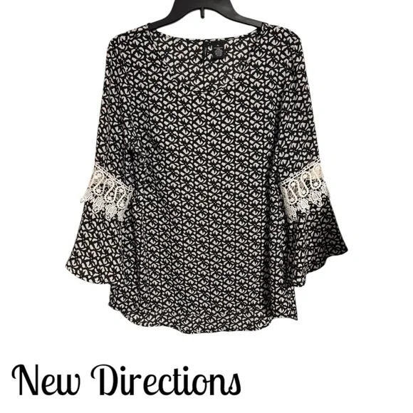 SPRING/SUMMER BLACK/WHITE TOP w/SLEEVE DETAIL LARGE/PETITE BIN #A - Picture 1 of 7